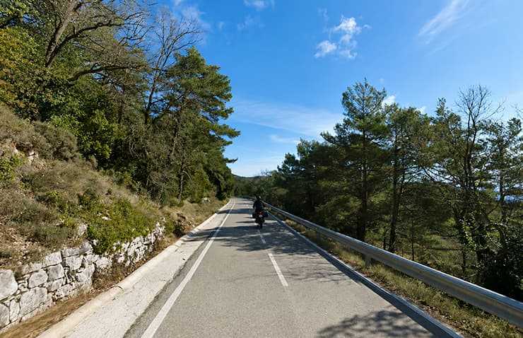 Del Francolí a La Mussara passant per les Garrigues: una ruta en moto per l’interior de Catalunya